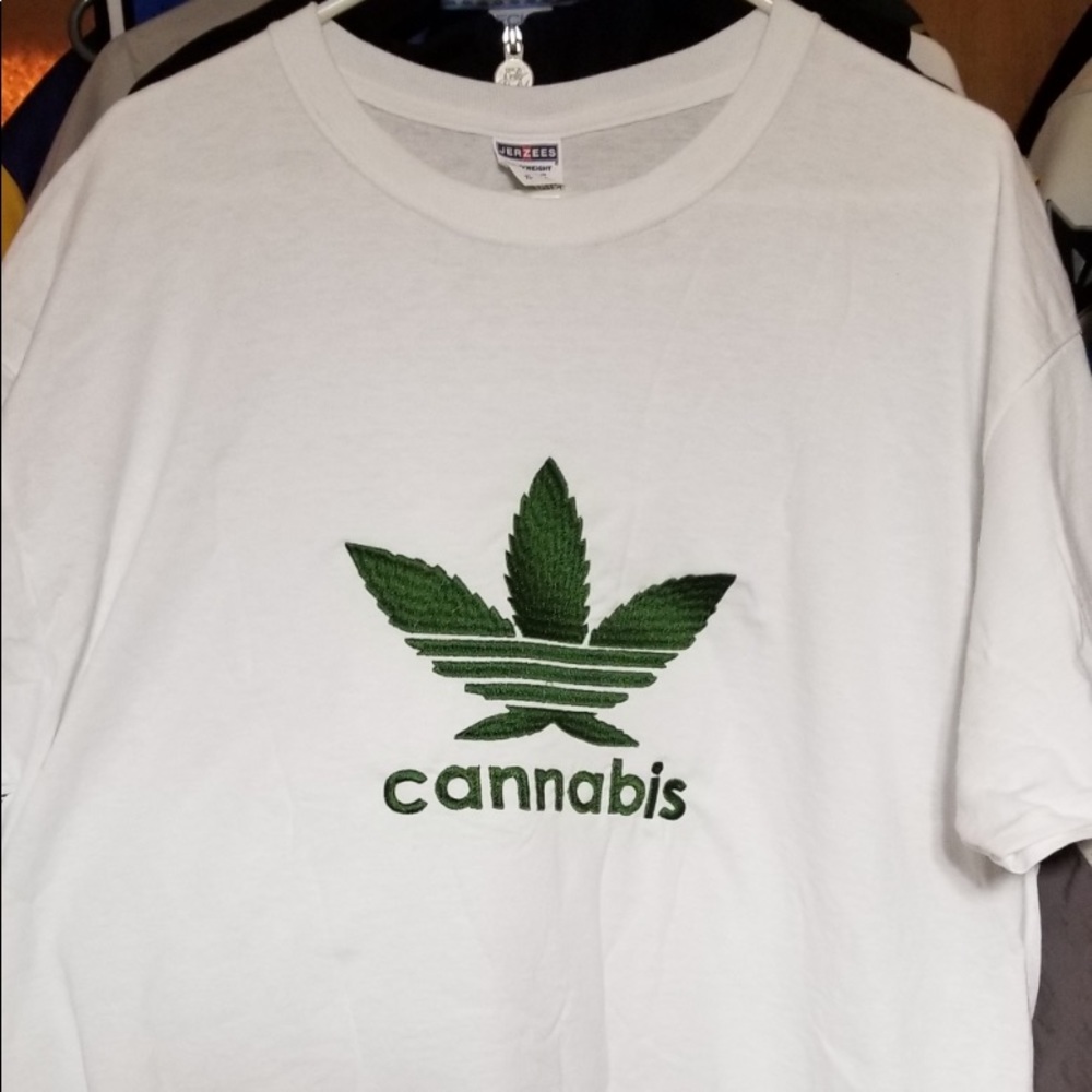 Cannabis Tee Tshirt XL